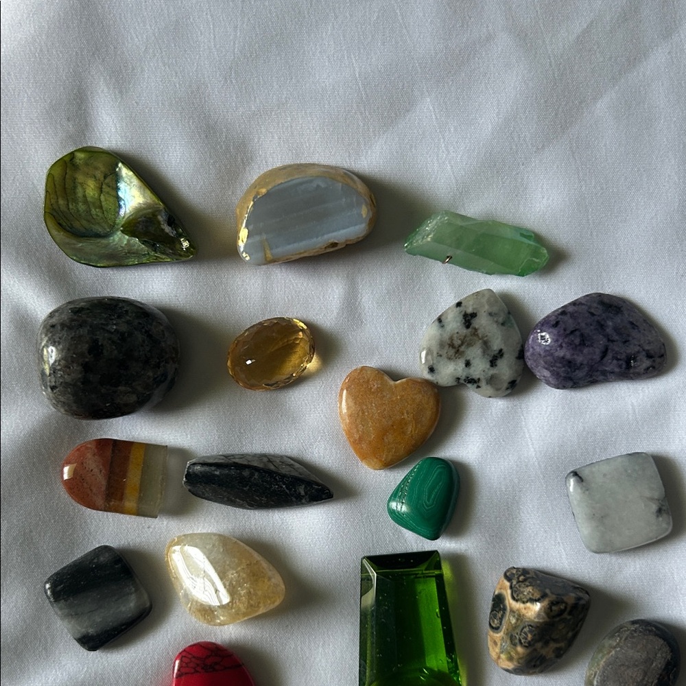 Natural Assorted Stone And Crystals Collection - Picture 3 of 16